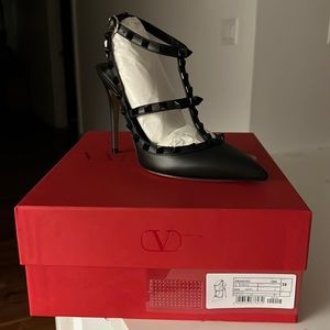 Valentino Garavani	
Black Rockstud 100mm Leather Pumps